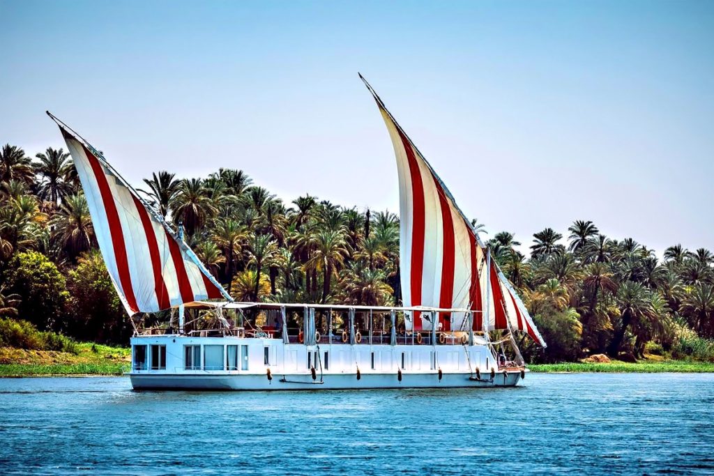Nour El Nil Dahabiya sailing the Nile